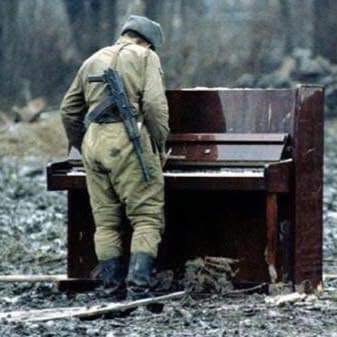  صورة الموسيقار الشخصية 